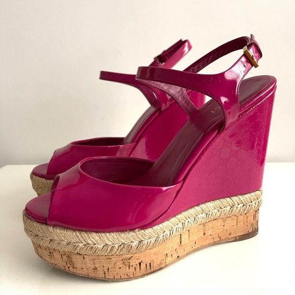 AUTHENTIC GUCCI MONOGRAM HOT PINK SANDALS - Picture 9 of 12